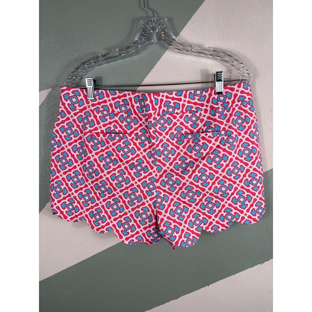 Crown & Ivy Women's Size 14 Petite Pink Scalloped Hem Geometric Medallion Shorts - Picture 10 of 11
